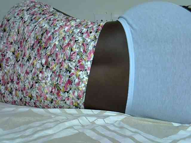 Sexycharlet43 webcam