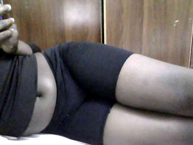 Sexycharlet43 webcam