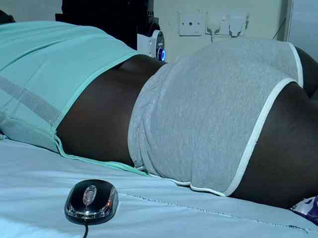 Sexycharlet43 webcam