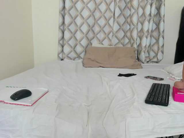 Busty-Bree's BongaCams show and profile