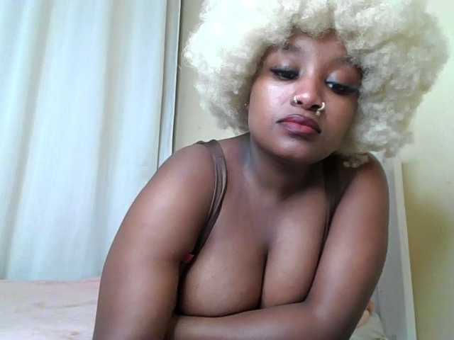 Busty-Bree's BongaCams show and profile