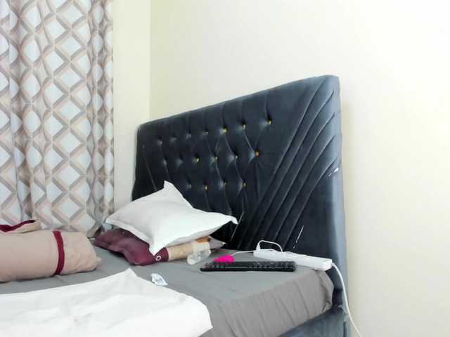 Busty-Bree's BongaCams show and profile