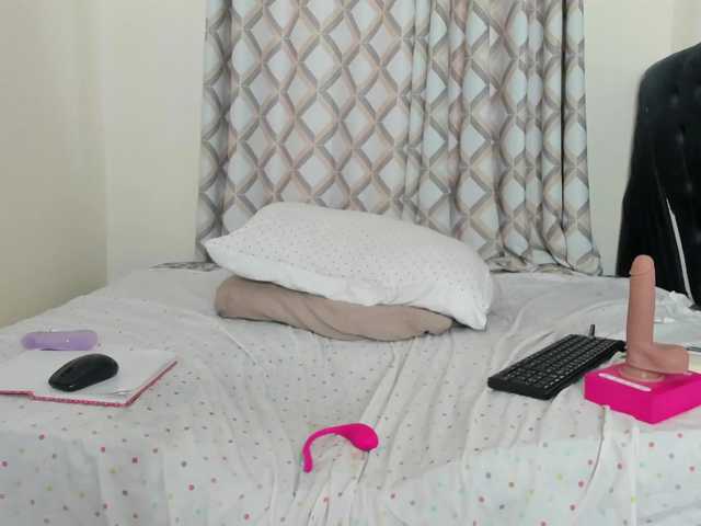 Busty-Bree's BongaCams show and profile