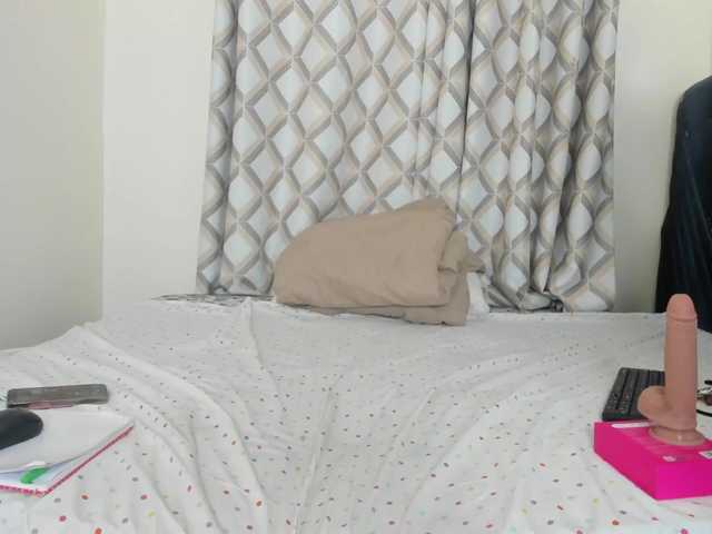 Busty-Bree's BongaCams show and profile