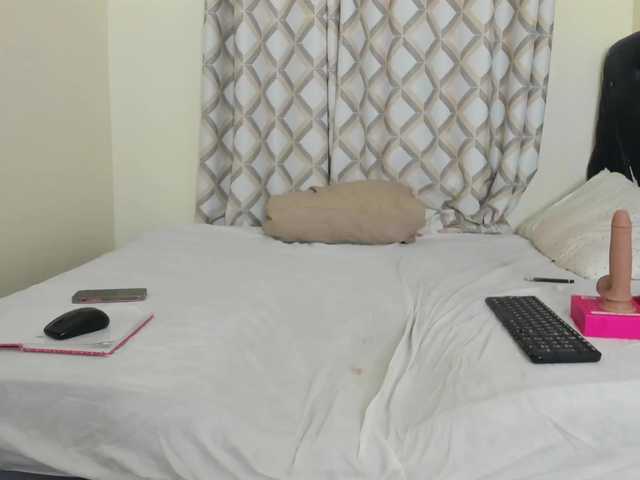 Busty-Bree's BongaCams show and profile