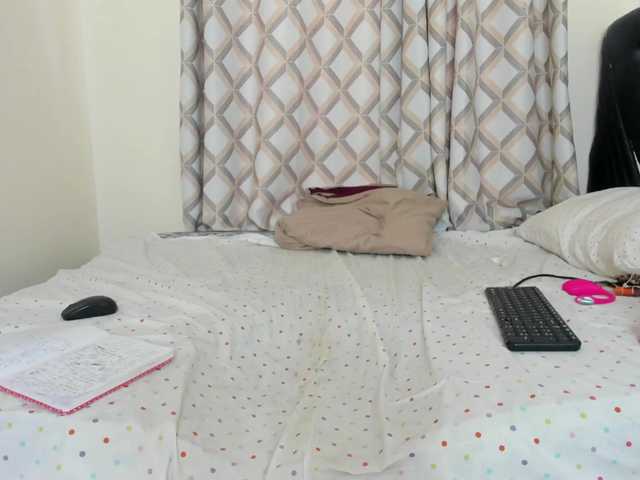 Busty-Bree's BongaCams show and profile