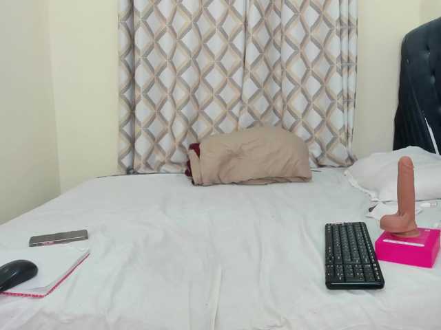 Busty-Bree's BongaCams show and profile