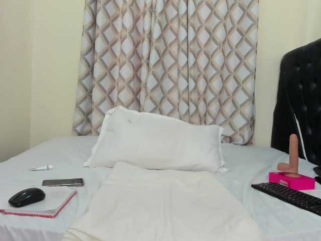 Busty-Bree's BongaCams show and profile