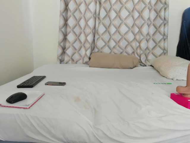 Busty-Bree's BongaCams show and profile