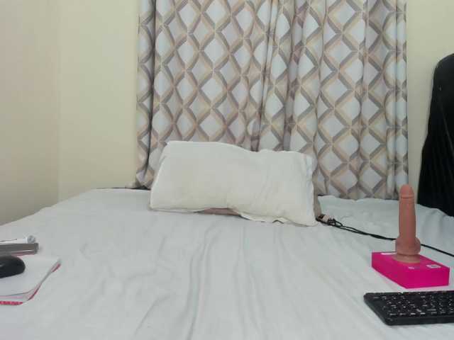 Busty-Bree's BongaCams show and profile