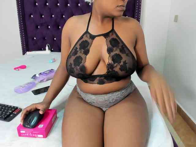 Busty-Bree webcam