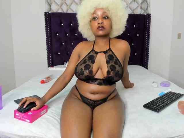 Busty-Bree webcam
