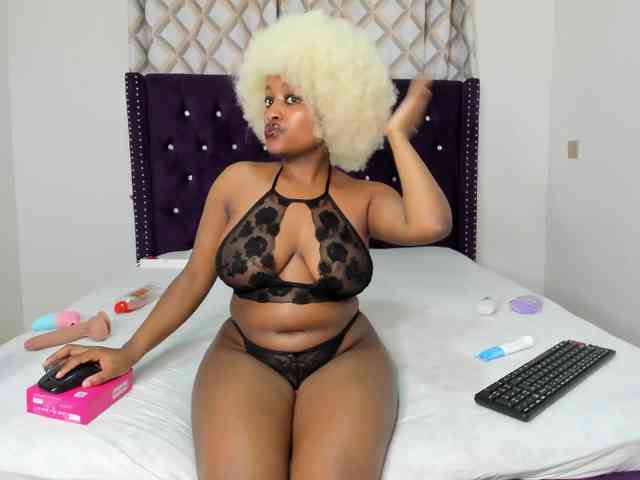 Busty-Bree webcam
