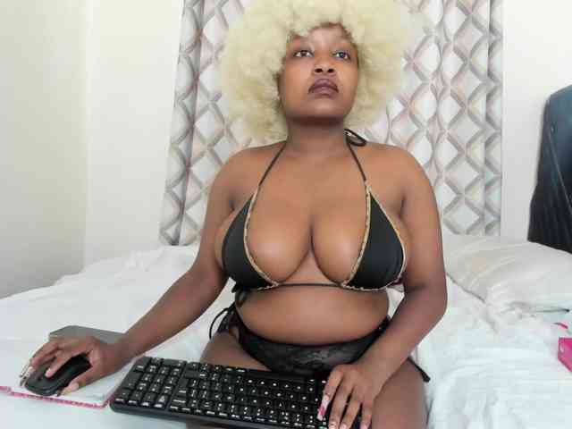 Busty-Bree webcam