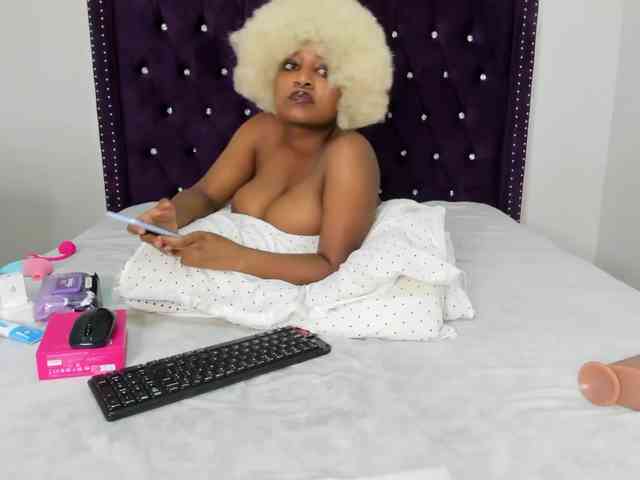 Busty-Bree webcam