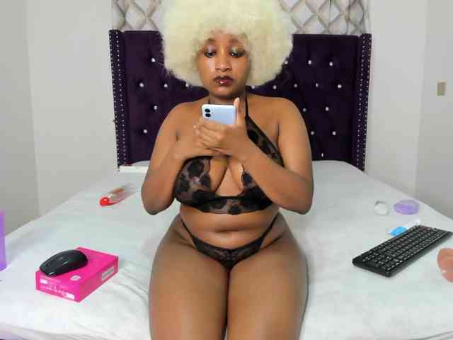 Busty-Bree webcam