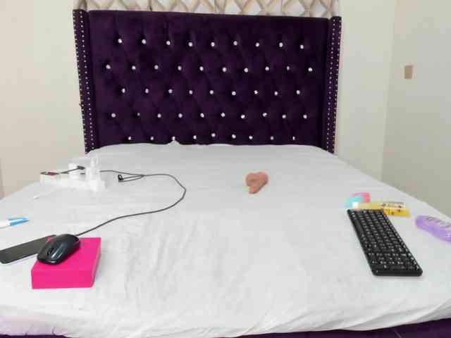 Busty-Bree webcam
