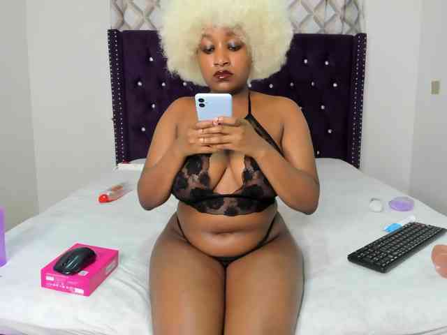 Busty-Bree webcam