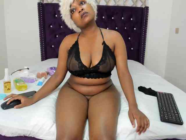 Busty-Bree webcam