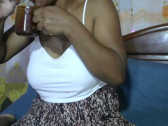 HasMinah92 vous attend pour discuter, flirter et plus sur bongacams