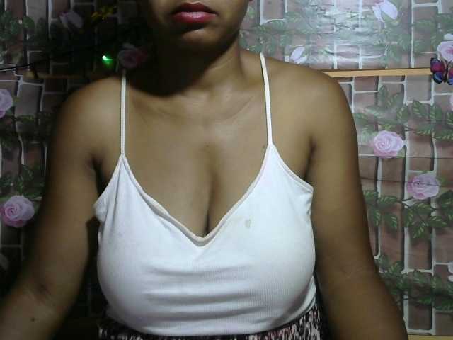 HasMinah92, une amatrice française avec qui discuter et avoir du sexe