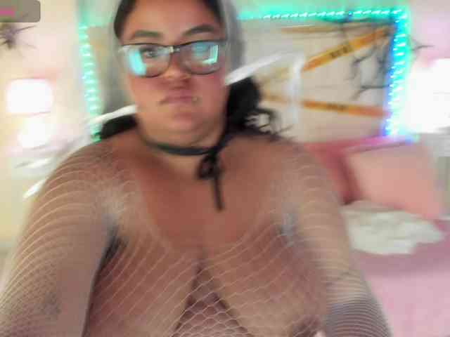 LunaBlazze webcam