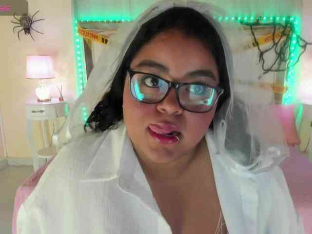 LunaBlazze webcam