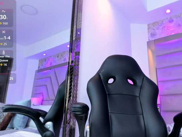 le modèle AdaraMills est en webcam porno dans un show sur le site bongacams, il possède les tags suivants: Latino/Hispanic,Brunette,Shaved