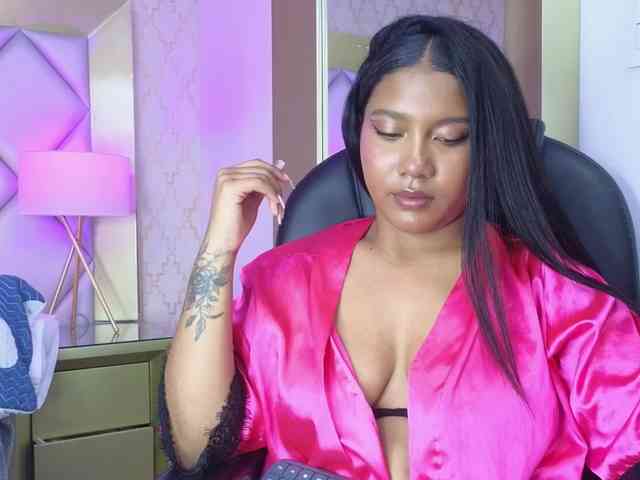 AdaraMills webcam