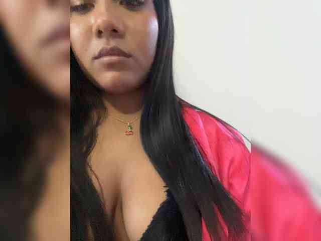 AdaraMills webcam