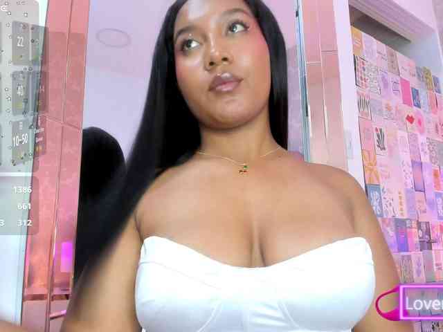 AdaraMills webcam