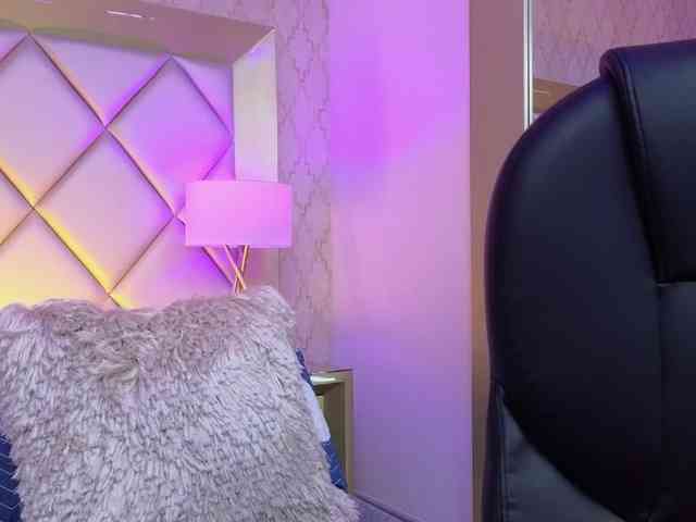 AdaraMills webcam