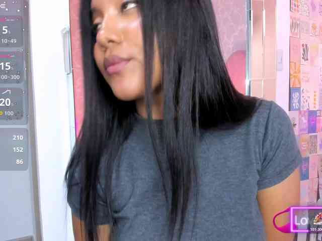 AdaraMills webcam