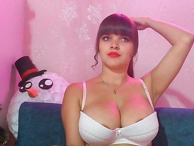 Estefania-121's BongaCams show and profile