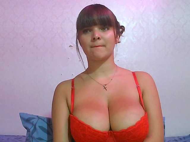 Estefania-121's BongaCams show and profile
