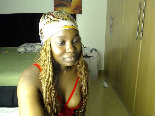 Sweetbuty's BongaCams show and profile