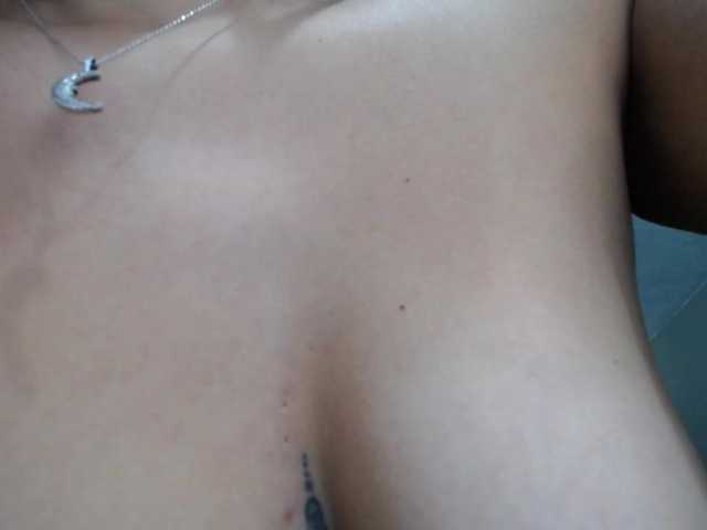 Leah-cyrus from BongaCams is Freechat