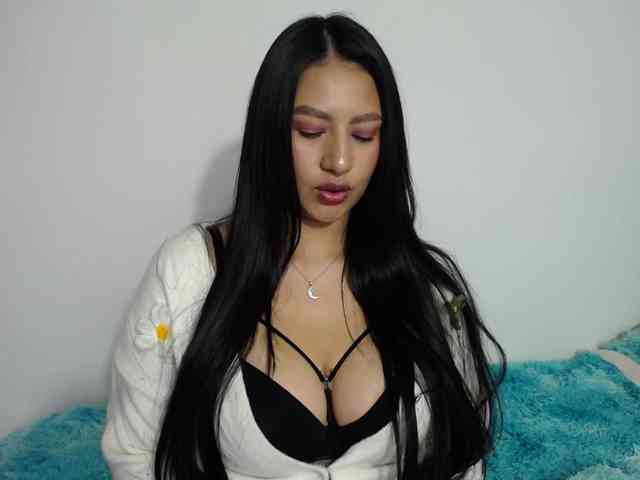 Leah-cyrus webcam
