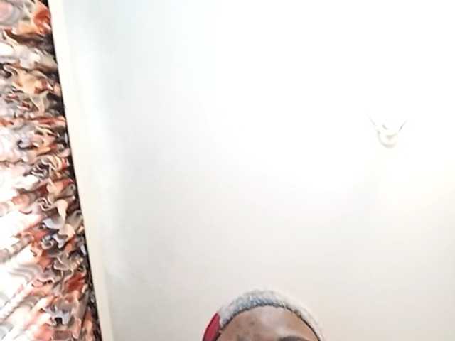 Bustygoddess2525 webcam