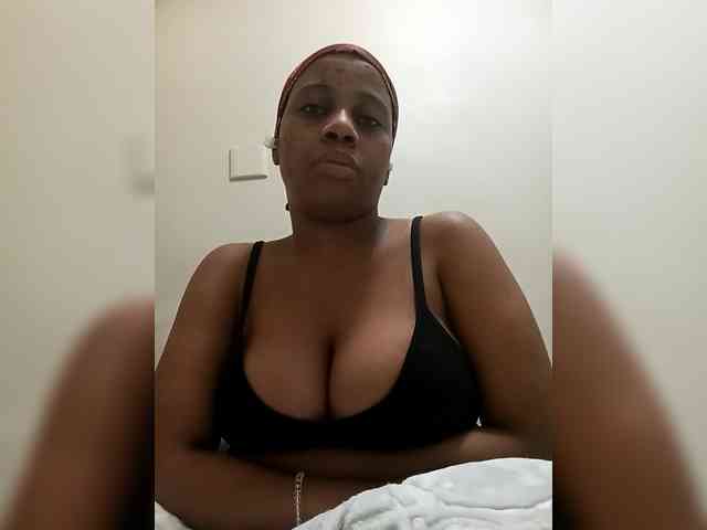 Bustygoddess2525 webcam