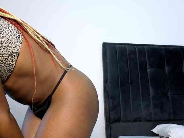 Ebony-Doll webcam