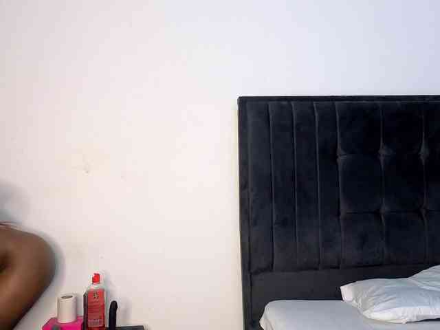 Ebony-Doll webcam