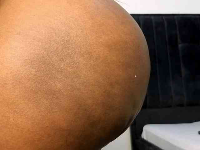 Ebony-Doll webcam