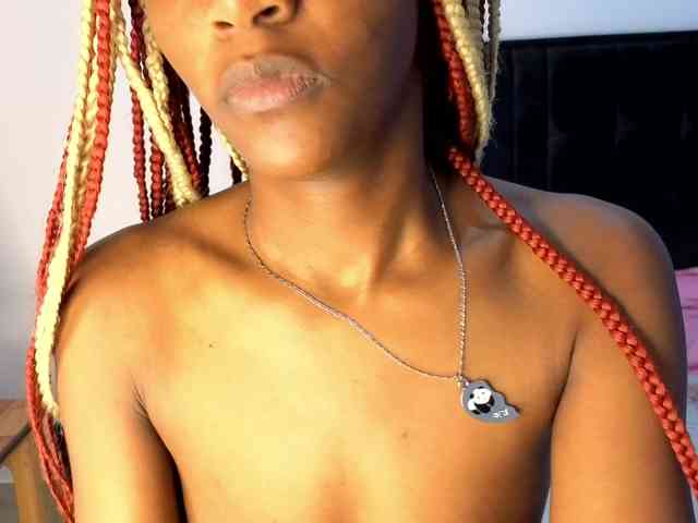 Ebony-Doll webcam