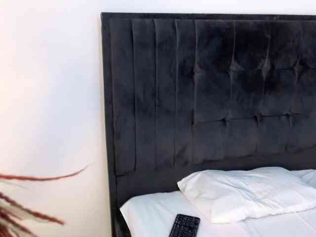 Ebony-Doll webcam