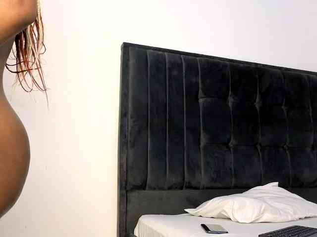 Ebony-Doll webcam