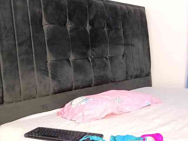 Ebony-Doll webcam
