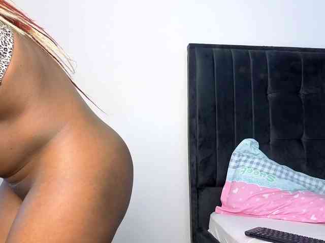 Ebony-Doll webcam