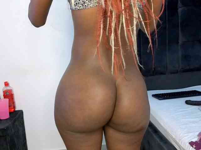 Ebony-Doll webcam
