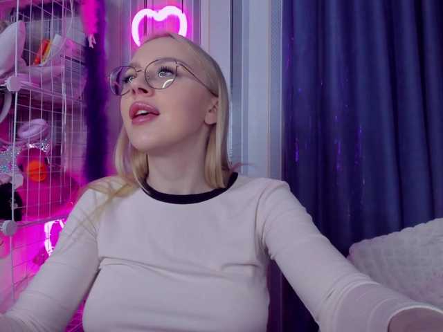 ElinaOcean's BongaCams show and profile